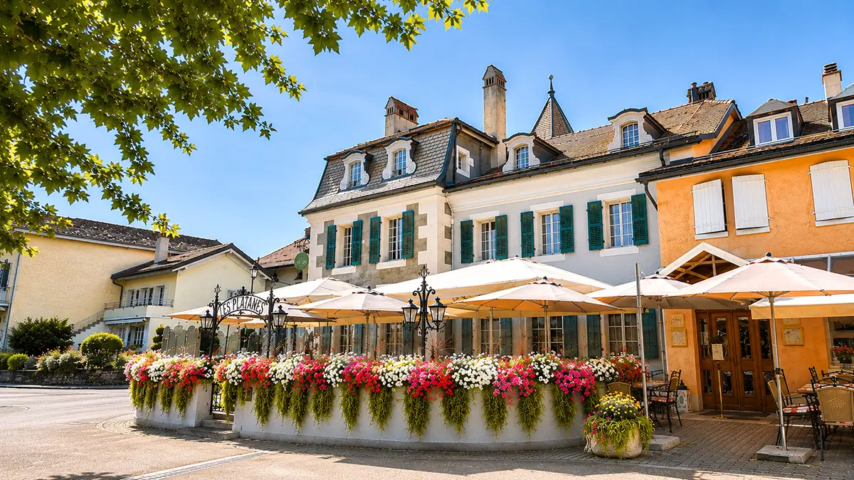 Façade Auberge Les Platanes — bâtisse patricienne 17e siècle Chéserex