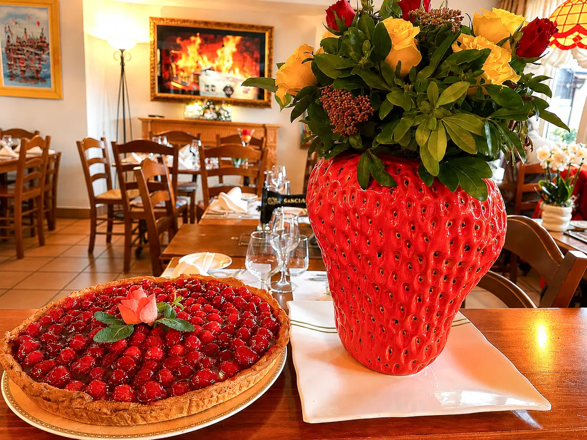 Dessert Tarte aux cerises — Auberge Les Platanes Chéserex