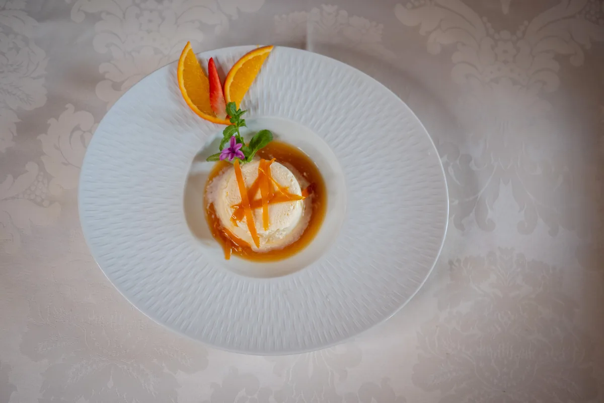 Soufflé glacé au Cointreau — Auberge Les Platanes Chéserex